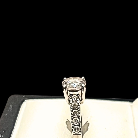 2 Carat Cubic Zirconia Silver Ring - Picture 2 of 3